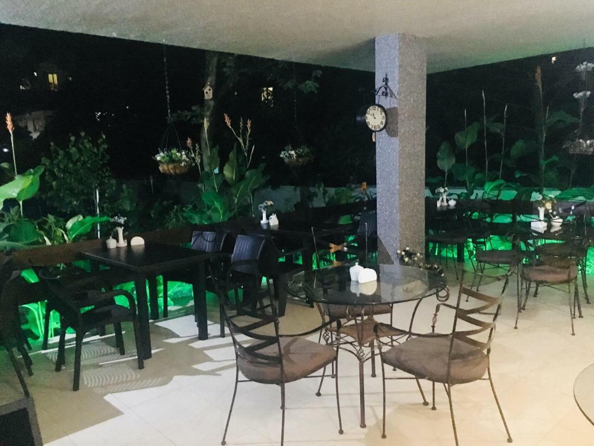 Hotel Gori Kobuleti Bagian luar foto